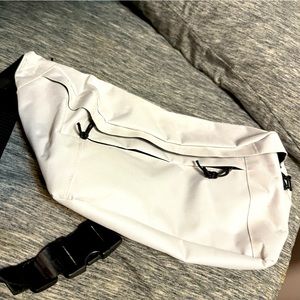Large size fanny pack great space white in color 🎒